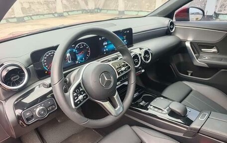 Mercedes-Benz A-Класс, 2022 год, 2 300 000 рублей, 8 фотография