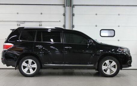 Toyota Highlander III, 2013 год, 1 897 000 рублей, 4 фотография