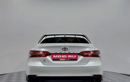 Toyota Camry, 2022 год, 3 399 000 рублей, 6 фотография