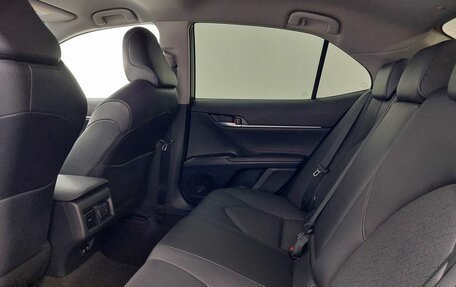 Toyota Camry, 2022 год, 3 399 000 рублей, 19 фотография