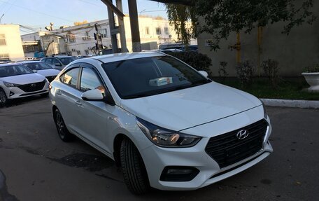 Hyundai Solaris II рестайлинг, 2018 год, 1 200 000 рублей, 1 фотография