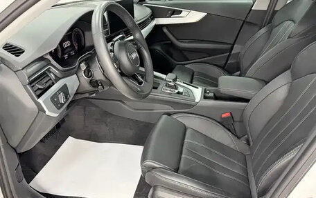 Audi A4, 2022 год, 1 992 000 рублей, 10 фотография