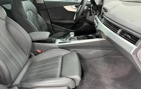 Audi A4, 2022 год, 1 992 000 рублей, 9 фотография