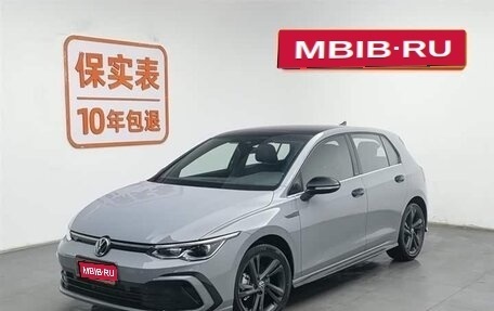 Volkswagen Golf VIII, 2022 год, 1 990 000 рублей, 1 фотография