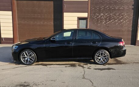 Mercedes-Benz E-Класс, 2020 год, 3 950 000 рублей, 4 фотография
