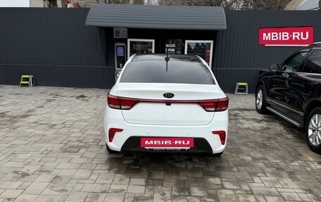 KIA Rio IV, 2018 год, 1 500 000 рублей, 8 фотография