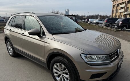 Volkswagen Tiguan II, 2020 год, 2 700 000 рублей, 2 фотография