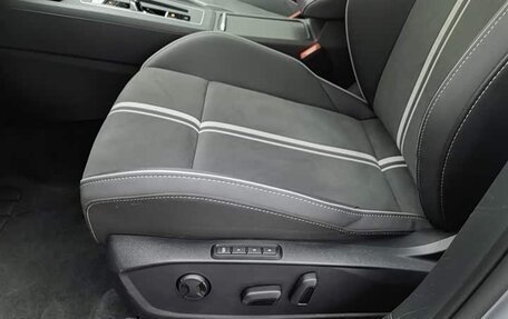 Volkswagen Golf VIII, 2022 год, 1 990 000 рублей, 8 фотография