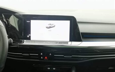 Volkswagen Golf VIII, 2022 год, 1 990 000 рублей, 17 фотография