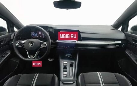 Volkswagen Golf VIII, 2022 год, 1 990 000 рублей, 5 фотография