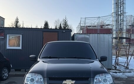 Chevrolet Niva I рестайлинг, 2018 год, 710 000 рублей, 2 фотография