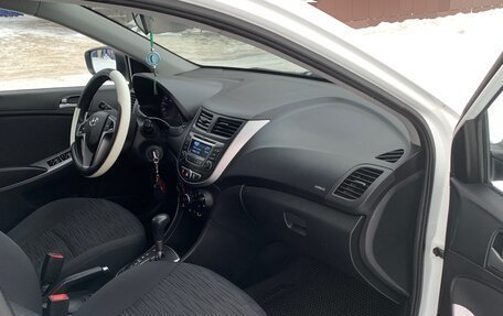 Hyundai Solaris II рестайлинг, 2015 год, 1 100 000 рублей, 2 фотография