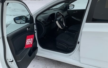 Hyundai Solaris II рестайлинг, 2015 год, 1 100 000 рублей, 5 фотография