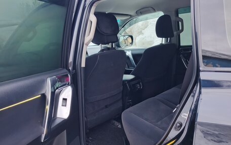 Toyota Land Cruiser Prado 150 рестайлинг 2, 2015 год, 3 285 000 рублей, 9 фотография