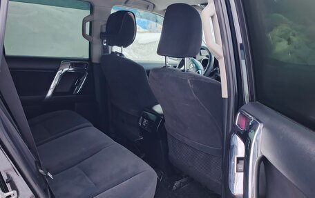 Toyota Land Cruiser Prado 150 рестайлинг 2, 2015 год, 3 285 000 рублей, 7 фотография