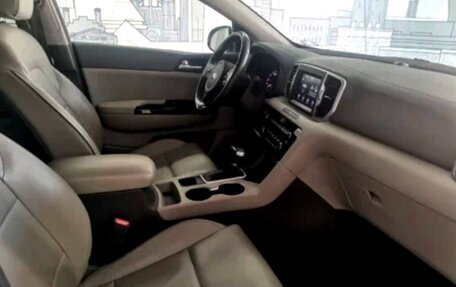 KIA Sportage IV рестайлинг, 2018 год, 2 500 000 рублей, 2 фотография