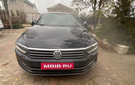 Volkswagen Passat B8 рестайлинг, 2017 год, 1 609 000 рублей, 5 фотография