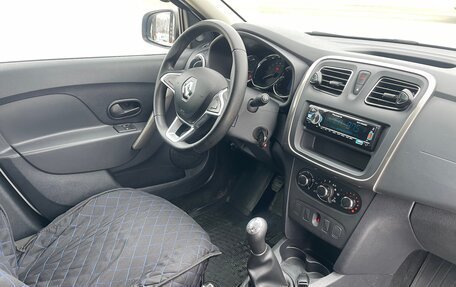 Renault Logan II, 2018 год, 965 000 рублей, 2 фотография