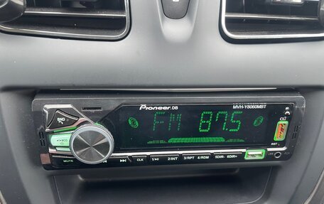 Renault Logan II, 2018 год, 965 000 рублей, 11 фотография