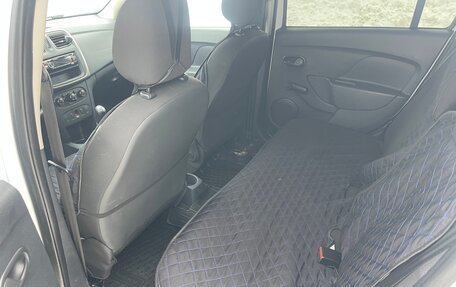 Renault Logan II, 2018 год, 965 000 рублей, 14 фотография