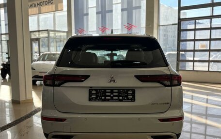 Mitsubishi Outlander, 2023 год, 5 500 000 рублей, 5 фотография