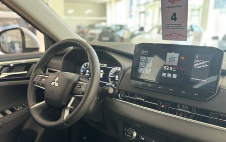 Mitsubishi Outlander, 2023 год, 5 500 000 рублей, 9 фотография