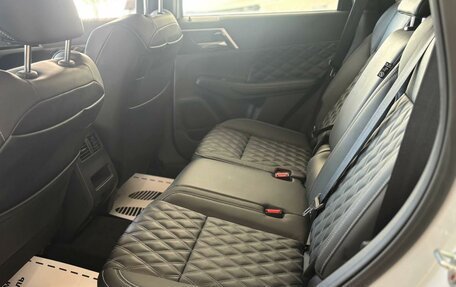 Mitsubishi Outlander, 2023 год, 5 500 000 рублей, 15 фотография