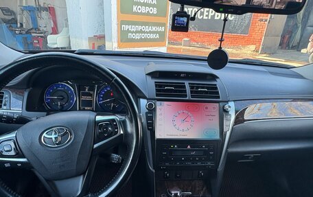 Toyota Camry, 2017 год, 2 550 000 рублей, 10 фотография