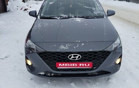 Hyundai Solaris II рестайлинг, 2021 год, 1 700 000 рублей, 6 фотография