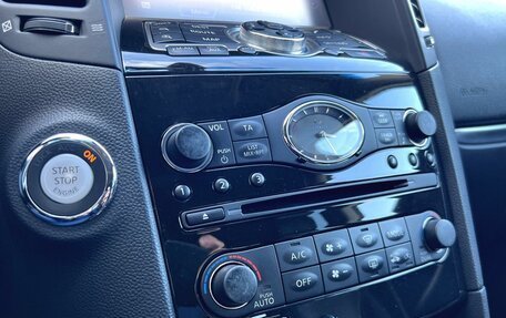 Infiniti QX70, 2017 год, 3 260 000 рублей, 26 фотография