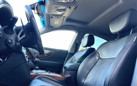 Infiniti QX70, 2017 год, 3 260 000 рублей, 28 фотография