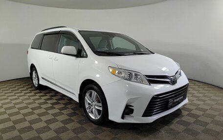 Toyota Sienna III, 2020 год, 2 850 000 рублей, 3 фотография