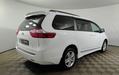 Toyota Sienna III, 2020 год, 2 850 000 рублей, 6 фотография