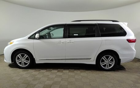 Toyota Sienna III, 2020 год, 2 850 000 рублей, 10 фотография