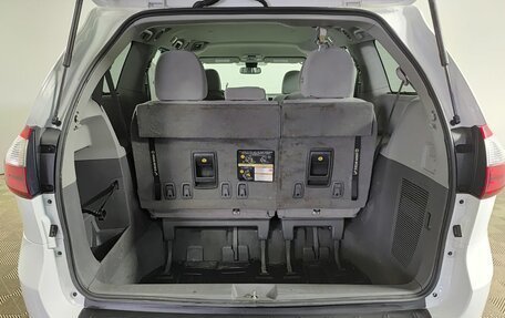 Toyota Sienna III, 2020 год, 2 850 000 рублей, 12 фотография