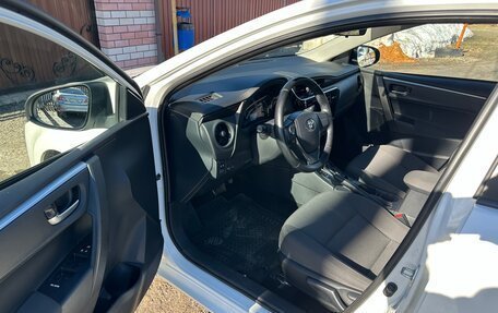 Toyota Corolla, 2018 год, 1 790 000 рублей, 13 фотография