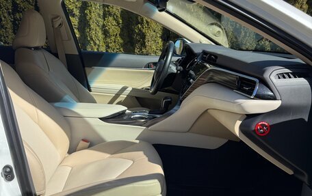 Toyota Camry, 2019 год, 3 500 000 рублей, 5 фотография