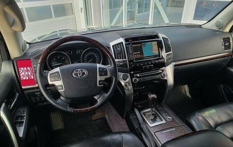 Toyota Land Cruiser 200, 2014 год, 4 750 000 рублей, 6 фотография