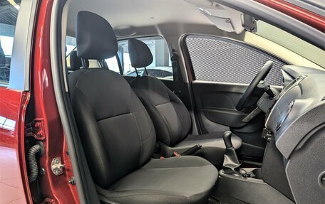 Renault Logan II, 2019 год, 1 050 000 рублей, 18 фотография