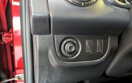 Renault Logan II, 2019 год, 1 050 000 рублей, 24 фотография