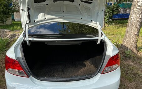 Hyundai Solaris II рестайлинг, 2011 год, 610 000 рублей, 4 фотография