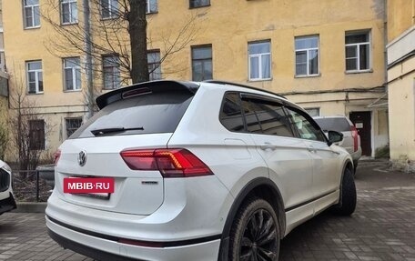 Volkswagen Tiguan II, 2019 год, 3 675 000 рублей, 3 фотография