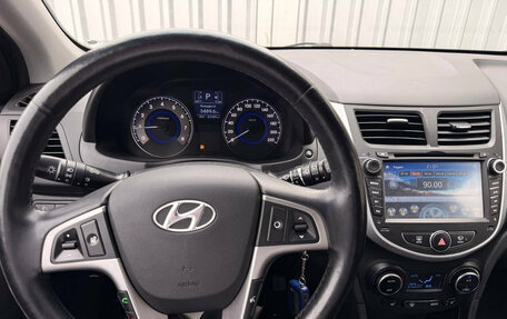 Hyundai Solaris II рестайлинг, 2015 год, 1 090 000 рублей, 11 фотография