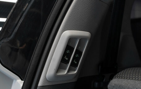 Toyota Land Cruiser Prado 150 рестайлинг 2, 2012 год, 2 950 000 рублей, 29 фотография