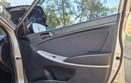 Hyundai Solaris II рестайлинг, 2012 год, 815 000 рублей, 13 фотография