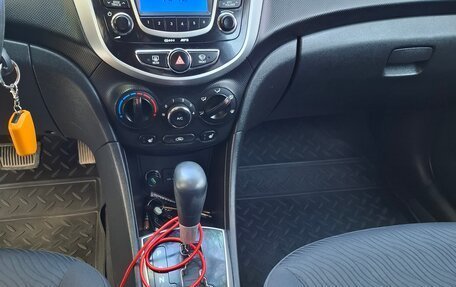 Hyundai Solaris II рестайлинг, 2012 год, 815 000 рублей, 19 фотография