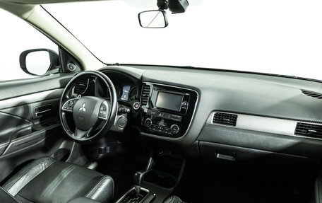 Mitsubishi Outlander III рестайлинг 3, 2014 год, 1 599 700 рублей, 9 фотография