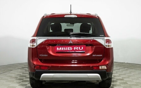 Mitsubishi Outlander III рестайлинг 3, 2014 год, 1 599 700 рублей, 6 фотография