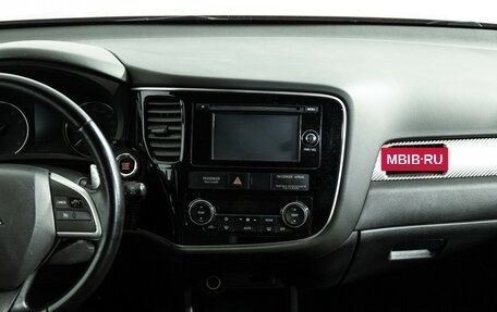 Mitsubishi Outlander III рестайлинг 3, 2014 год, 1 599 700 рублей, 14 фотография