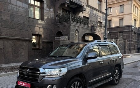 Toyota Land Cruiser 200, 2019 год, 6 800 000 рублей, 1 фотография